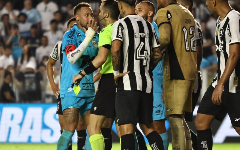 Neymar é expulso e Santos perde do Botafogo na Vila pelo Brasileirão