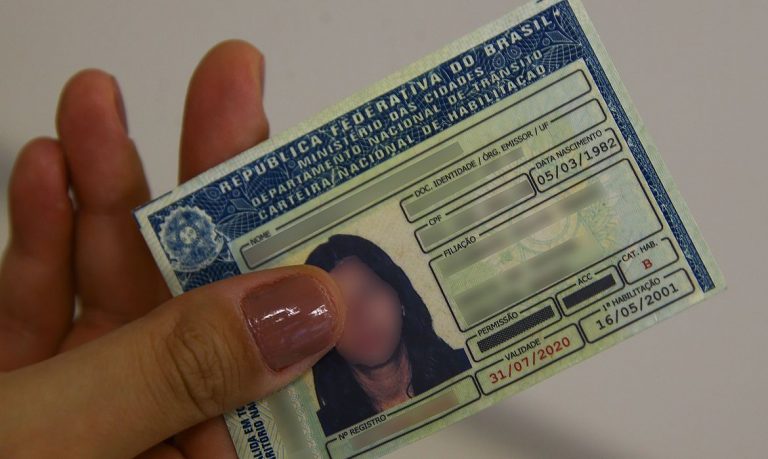 Nova lei prevê que multas vão custear habilitação para motoristas de baixa renda - Notícias