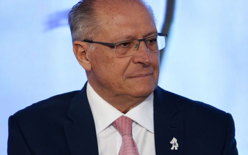 Nova tarifa de Trump sobre o aço vai encarecer produto, diz Alckmin