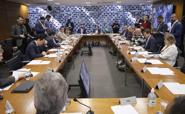 Oposição quer derrubar novo decreto sobre IOF; governo busca entendimento - Notícias
