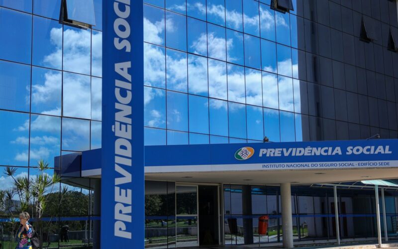 PF cumpre em Sergipe mandados contra suspeitos de fraude no INSS