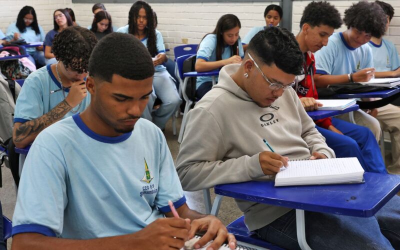 Pé-de-Meia: nascidos em maio e junho recebem hoje parcela de R$ 200