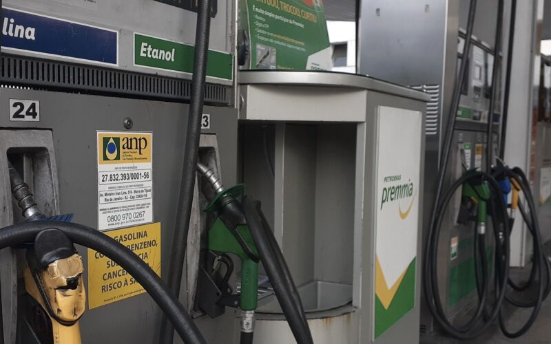 Petrobras reduz preço da gasolina A para as distribuidoras