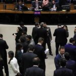 Plenário da Câmara derruba decreto de Lula sobre IOF