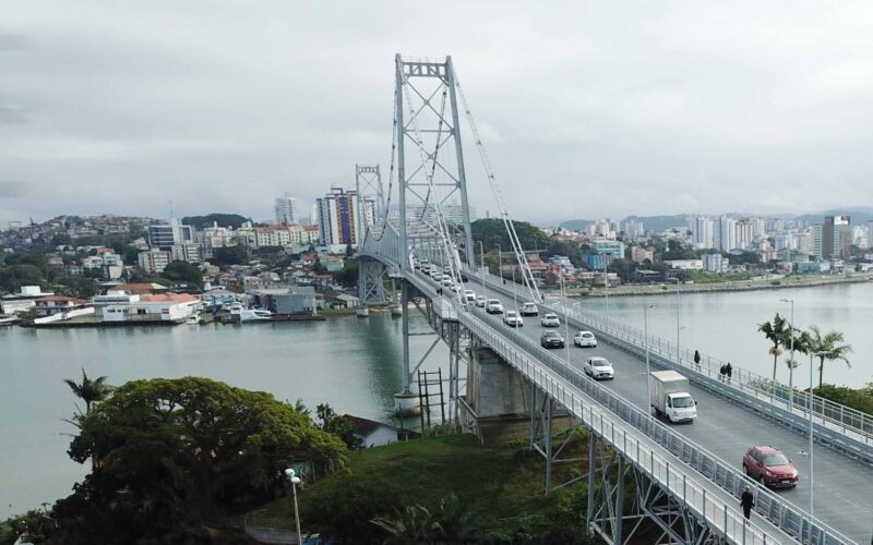 Ponte Hercílio Luz será fechada na noite desta quarta-feira para manutenção da iluminação