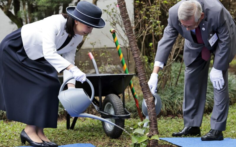 Princesa japonesa inicia viagem ao Brasil