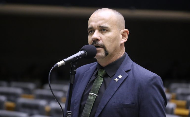 Projeto amplia capacidade de aquisição de armas de fogo e munições por policiais – Notícias