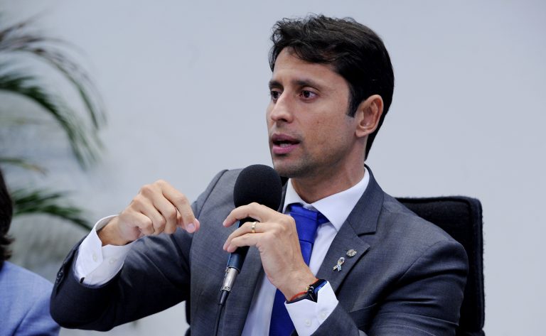 Projeto aprovado autoriza trabalhador com deficiência a usar FGTS para comprar carro - Notícias