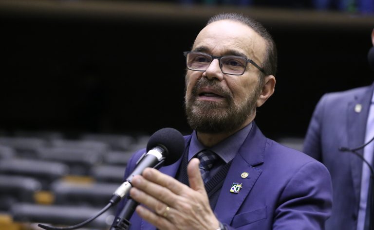 Projeto prevê empréstimo bancário a segurado do INSS em caso de atraso do benefício - Notícias