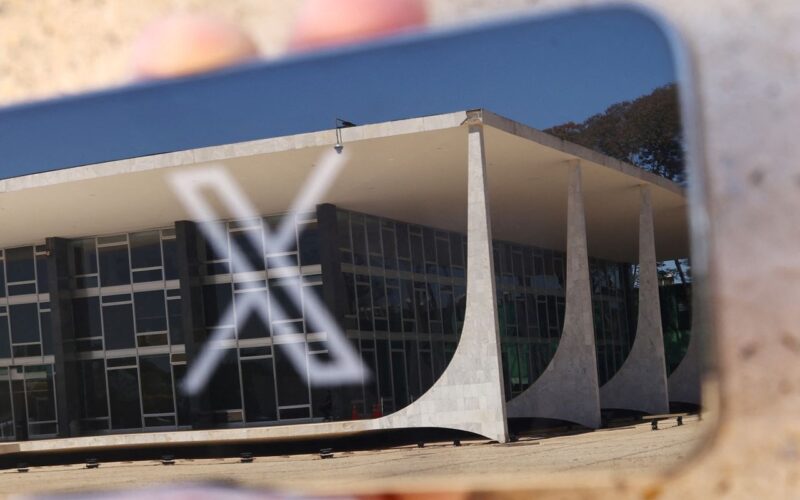 Rede X recorre ao STF contra suspensão de perfis de Carla Zambelli