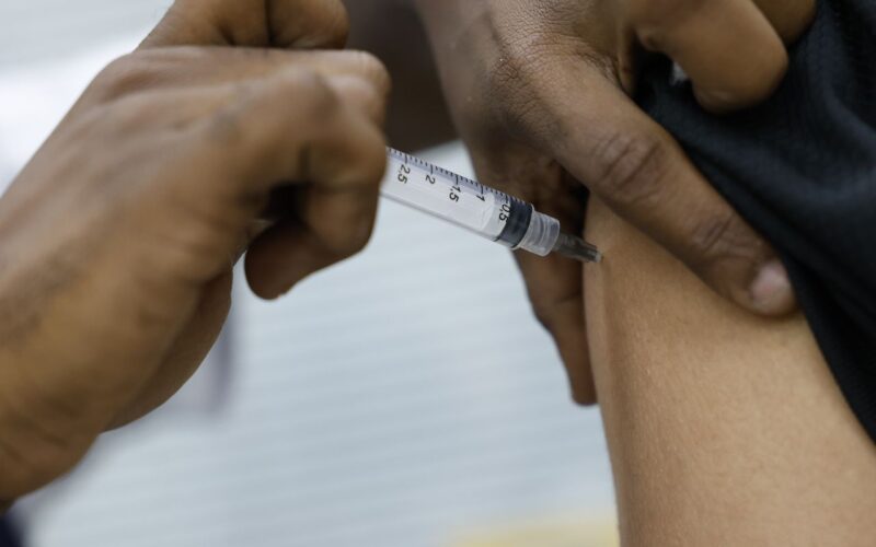 Rio alerta para vacinação contra Síndrome Respiratória Aguda Grave