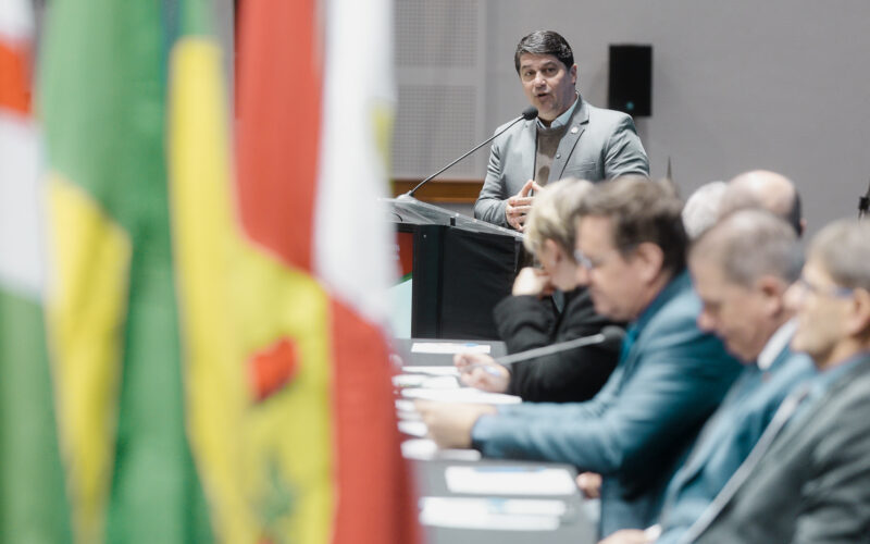 SEMAE participa de reunião da Bancada do Oeste para tratar do Cadastro Ambiental Rural