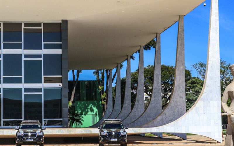 STF reúne Dino, Motta e Alcolumbre em audiência sobre emendas