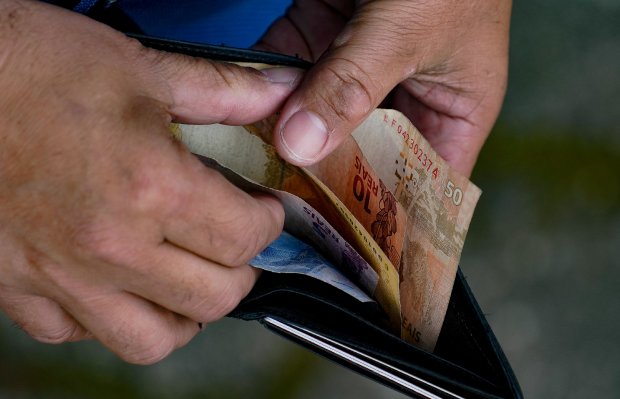 Salário médio de admissão em Santa Catarina é o terceiro maior do país, mostra informativo da Seplan