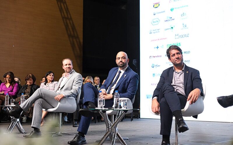 Secretário da Saúde destaca protagonismo de estados e municípios em congresso nacional