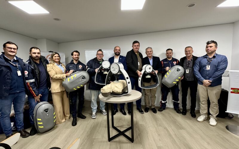 Secretario da Saúde entrega 33 equipamentos de alta tecnologia ao Samu