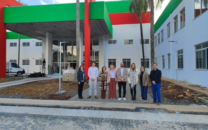 Secretário da Saúde visita obra do Centro Integrado de Saúde de Xanxerê e realiza reuniões na Grande Oeste