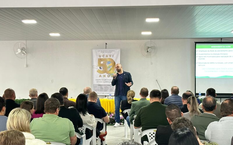 Secretário de Estado participa de assembleia geral para debater demandas da saúde no Alto Vale do Itajaí