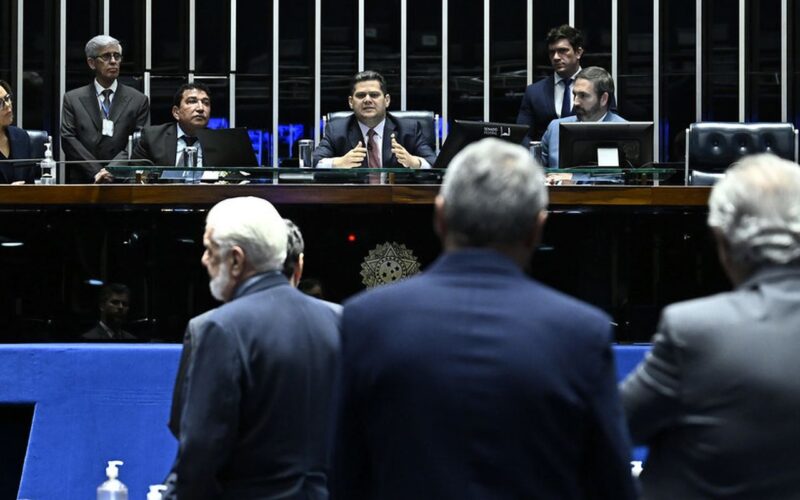 Senado aprova cota de 30% para mulheres em conselhos de estatais