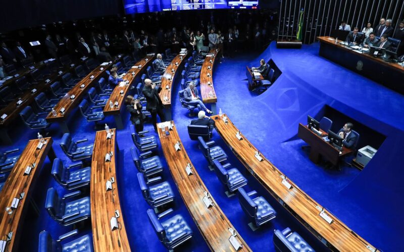 Senado segue Câmara e também derruba decreto do IOF
