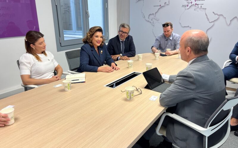 Vice-governadora encerra agenda na Espanha com encontros estratégicos em turismo e inovação