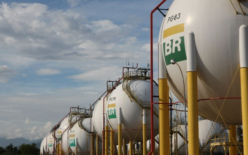 Gás para as distribuidoras terá queda de 14%, anuncia Petrobras
