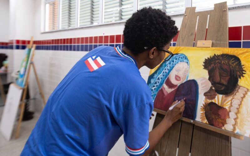 Artes e acolhimento: escola mostra modelo de ensino integral na Bahia