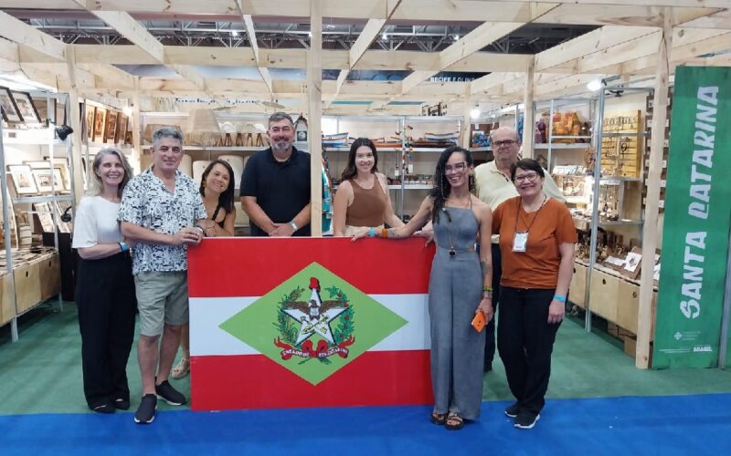 Artesãos catarinenses faturam mais de R$ 120 mil durante feira em Pernambuco