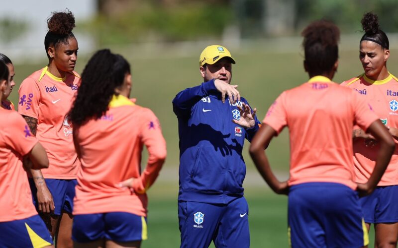 Arthur Elias admite favoritismo do Brasil na Copa América