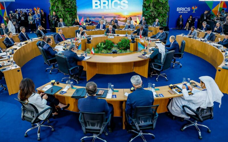 Brics pede renegociação de dívidas de países pobres dentro do G20