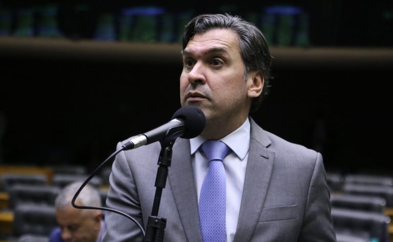 Câmara aprova projeto que atribui à Caixa assumir indenizações de seguros antigos de habitação - Notícias