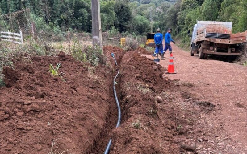 Casan amplia redes de água em Ponte Serrada