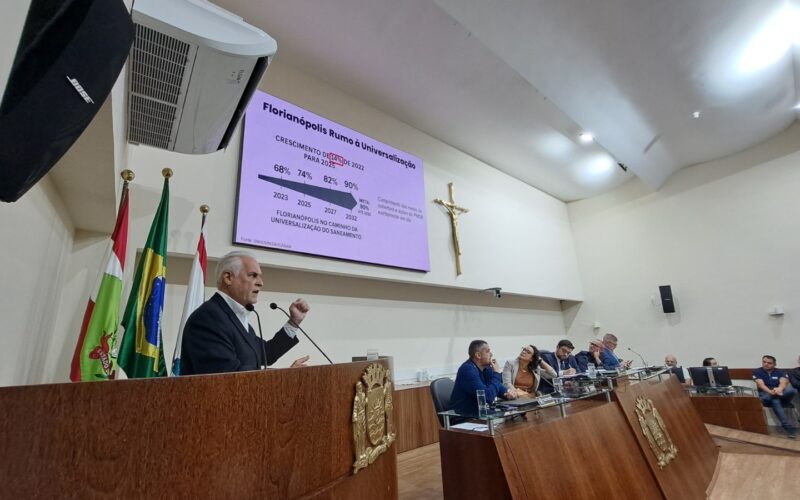 Casan apresenta investimentos e avanços no saneamento em Florianópolis durante Audiência Pública