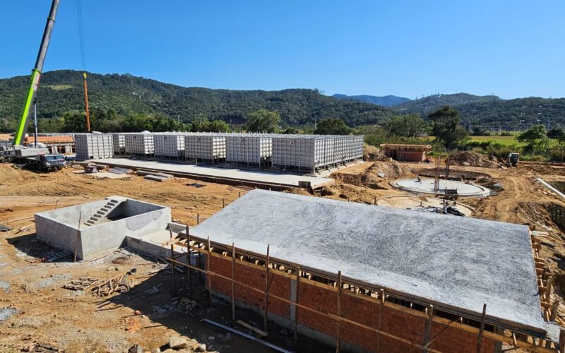 Casan avança na obra da ETA Biguaçu com instalação de flocodecantadores