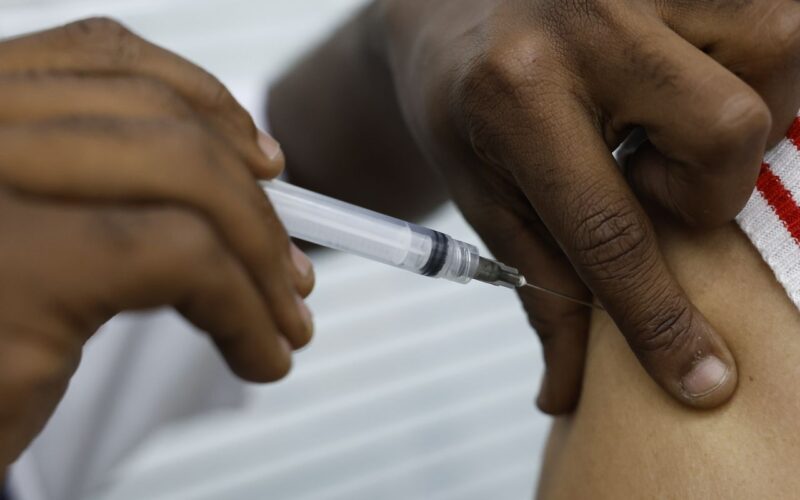 Casos de Síndrome Respiratória Aguda Grave estão em queda, diz Fiocruz