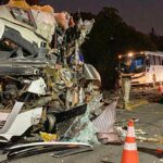 Colisão envolvendo ônibus de universitários deixa cinco mortos em GO