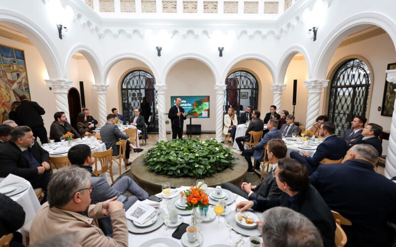 Com medidas para Segurança, Infraestrutura, fomento ao empreendedorismo e controle da inflação, Governo de SC apresenta aos deputados projetos que serão enviados para a Alesc