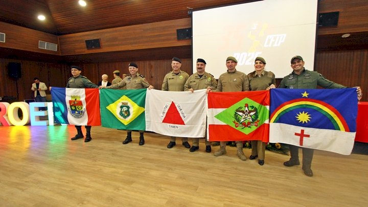 Com presença de cinco estados, Polícia Militar forma 35 novos instrutores do Proerd