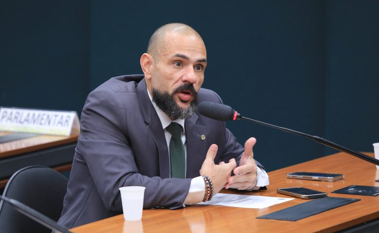 Comissão aprova ampliação da cota para pessoas com deficiência em instituições federais de ensino - Notícias