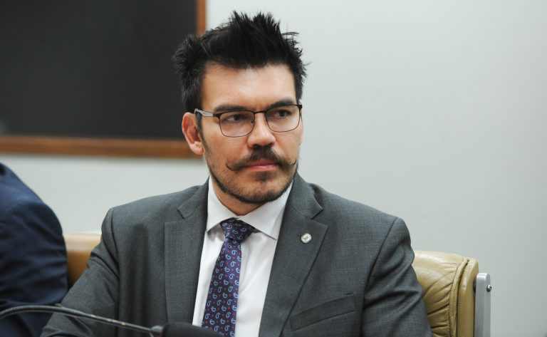Comissão aprova garantia de assistência odontológica durante internação hospitalar - Notícias