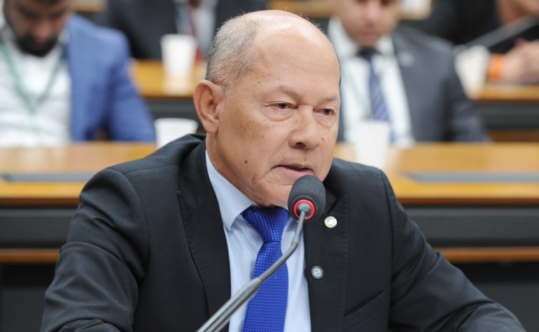 Comissão aprova garantia de sala reservada em IMLs para atendimento de idoso que sofreu violência - Notícias