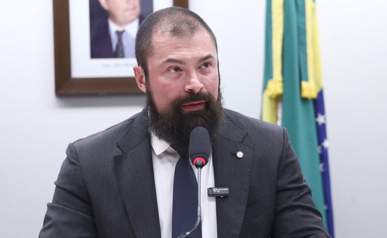 Comissão aprova penas mais duras para tráfico de drogas quando há uso de arma de fogo - Notícias
