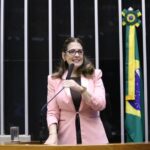 Comissão aprova prioridade para trabalhador tirar férias no mesmo período dos filhos - Notícias