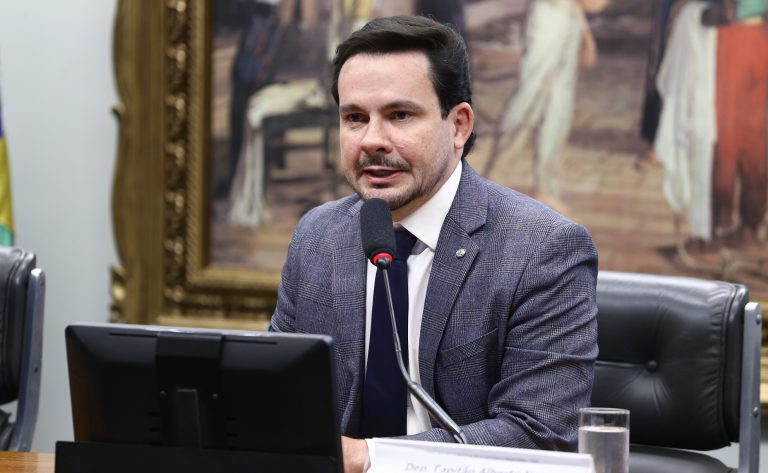 Comissão aprova projeto que aumenta penas para crimes sexuais - Notícias