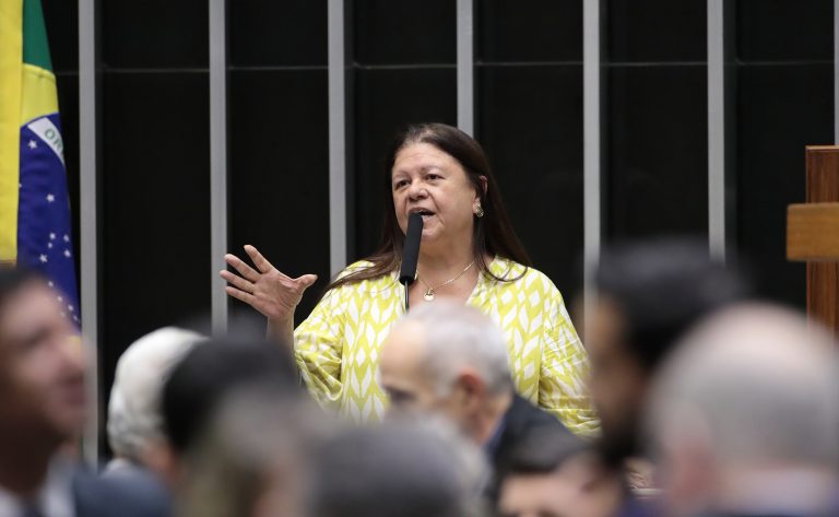 Comissão aprova projeto que impede condenado por crime doloso contra menor de assumir sua guarda - Notícias