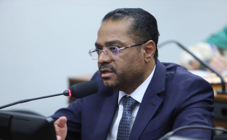 Comissão aprova projeto que obriga banco a informar a família sobre saldo em conta de parente falecido - Notícias