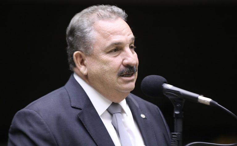 Comissão aprova projeto que regulamenta a profissão de cuidador de idosos – Notícias