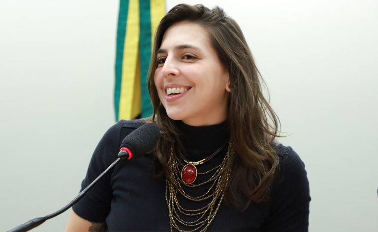 Comissão aprova proposta de áreas exclusivas para veículos escolares pararem perto de escolas - Notícias
