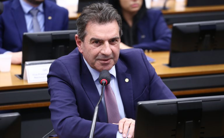 Comissão aprova uso de espaços públicos para viabilizar atividade de logística reversa - Notícias