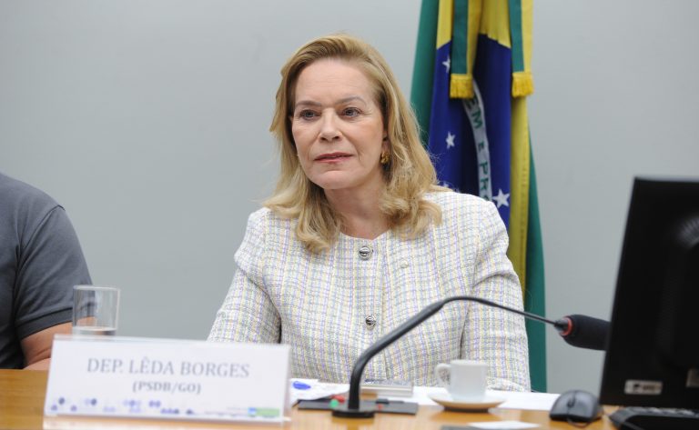 Comissão aprova vaga em estacionamento para gestante e pessoa com criança de até dois anos - Notícias
